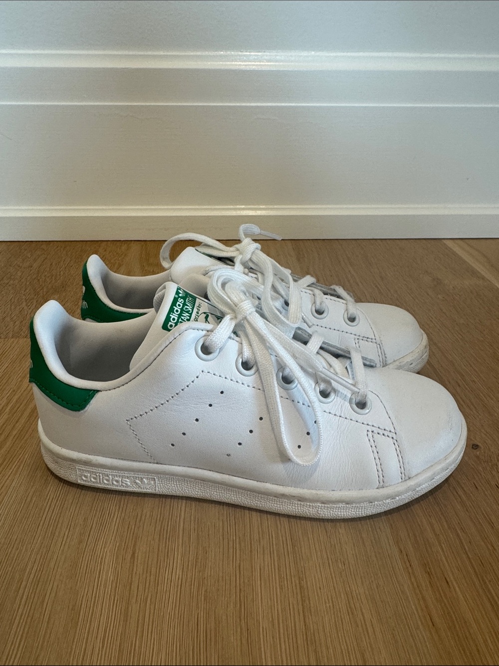 adidas “Stan Smith” Kids White Sneakers with Green Heel Tab